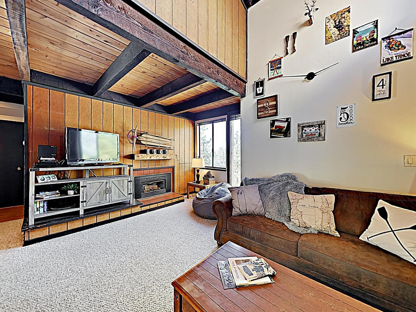 New Listing! Mountain-View Townhome w/ Hot Tub townhouse Main image 2